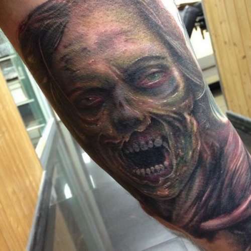 Татуировки на тематику &quot;Ходячих мертвецов&quot; (21 фото)