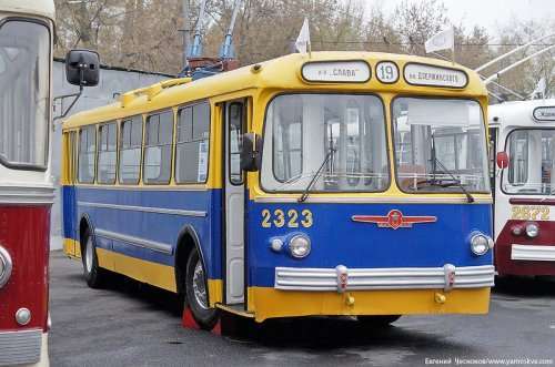 Раритетные транспортные средства на Празднике московского троллейбуса (39 фото)