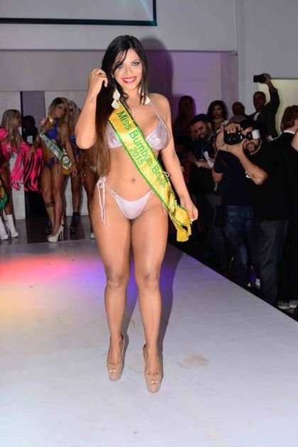 Победительница конкурса попок Miss Bumbum Brasil 2015 (22 фото)