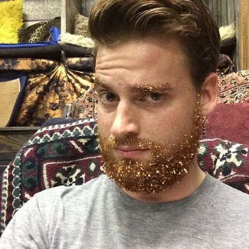 Новый тренд в Instagram: бороды в блёстках (21 фото)