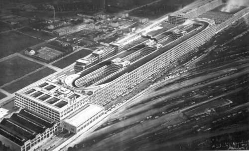 Гоночный трек на крыше завода Фиат в Линготто (18 фото)