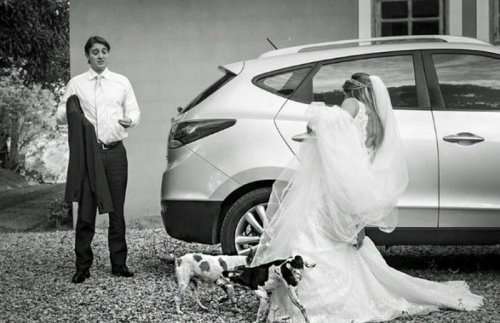 Весёлые и забавные свадебные фотографии (18 фото)