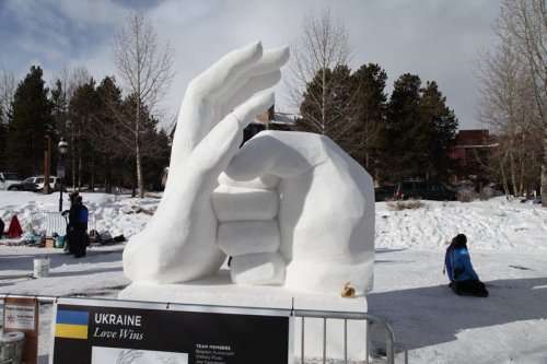 В городе Брекенридж прошёл Международный чемпионат снежных скульптур (18 фото)