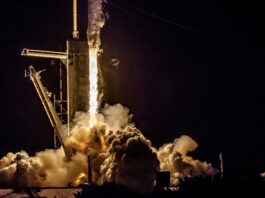 Government Shutdown Grounds Commercial Rocket Launches Amid Air Traffic Concerns