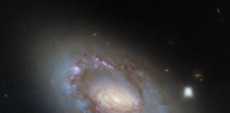 Телескоп Hubble зробив детальне зображення активної галактики NGC 4102