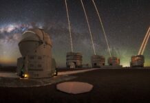 Штучні Зірки Висвітлюють Обсерваторію Паранал у Чилі