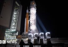 El cohete Artemis de la NASA se prepara para un posible lanzamiento en abril