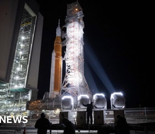 Ракета Artemis від NASA готується до можливого запуску у квітні