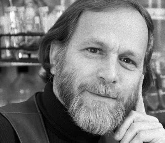 Нобелівський лауреат Дж. Майкл Бішоп, піонер у дослідженнях раку, помер у віці 90 років